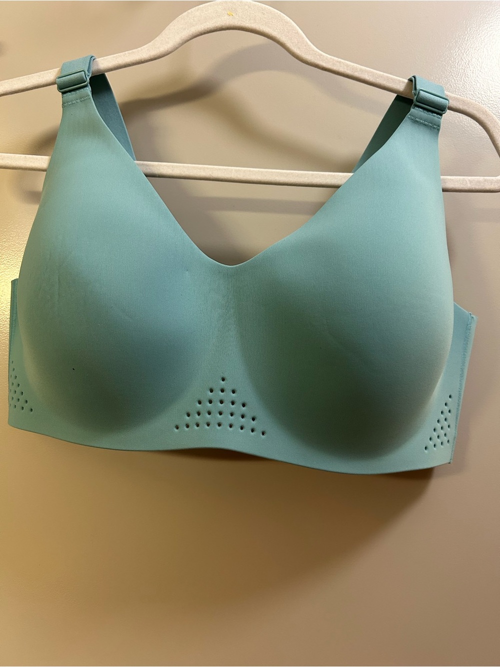 Xhilaration Seamless Wireless Bra in Mint